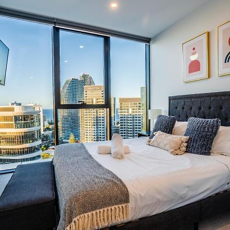 2 Bedroom Luxurious Family Apartment Next To Pacific Fair - Broadbeach Gold Coast Gc22 Buitenkant foto