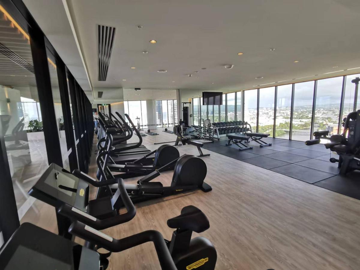 2 Bedroom Luxurious Family Apartment Next To Pacific Fair - Broadbeach Gold Coast Gc22 Buitenkant foto