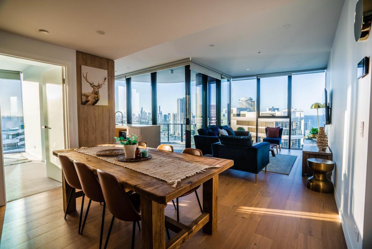 2 Bedroom Luxurious Family Apartment Next To Pacific Fair - Broadbeach Gold Coast Gc22 Buitenkant foto