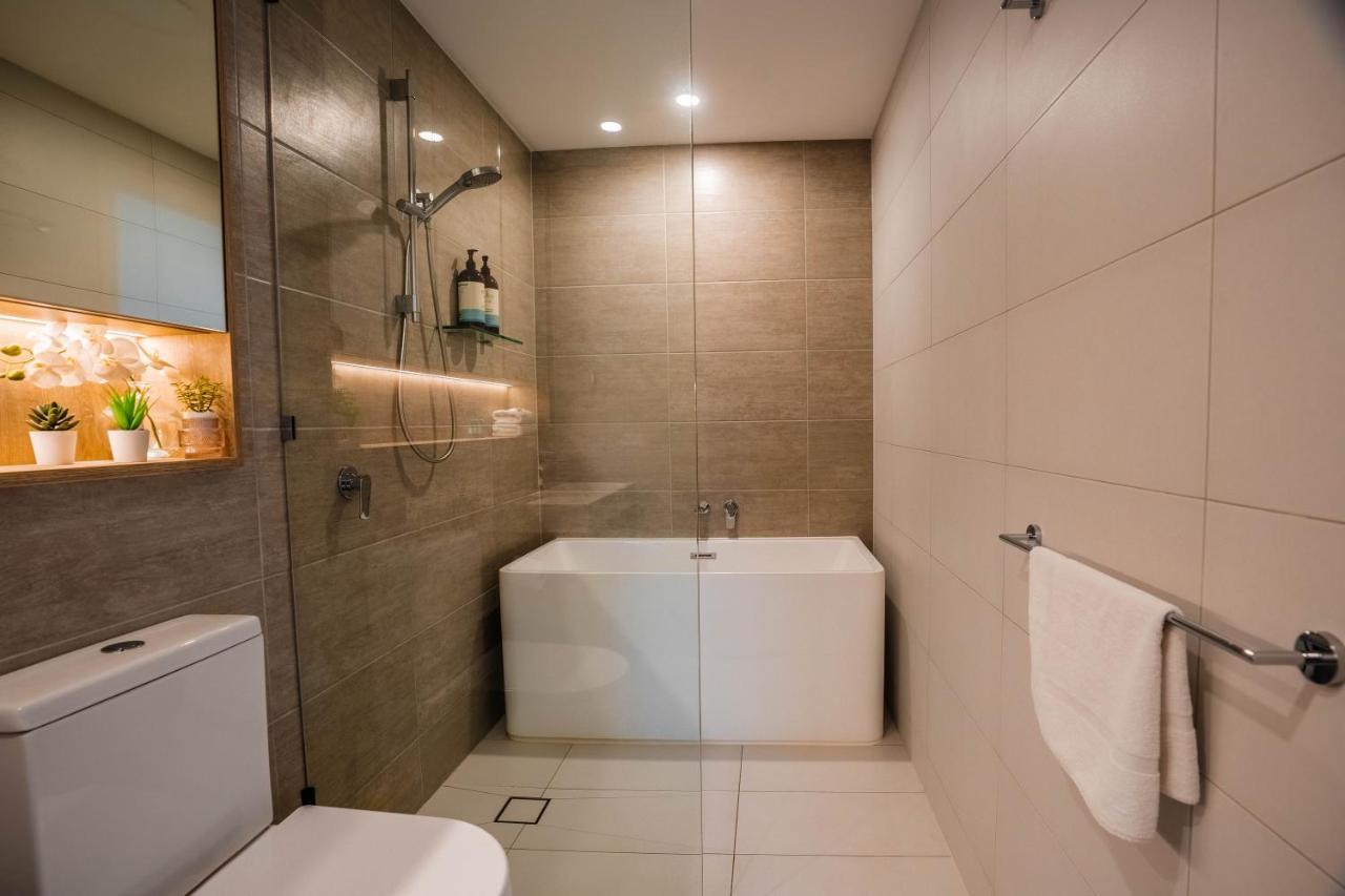 2 Bedroom Luxurious Family Apartment Next To Pacific Fair - Broadbeach Gold Coast Gc22 Buitenkant foto