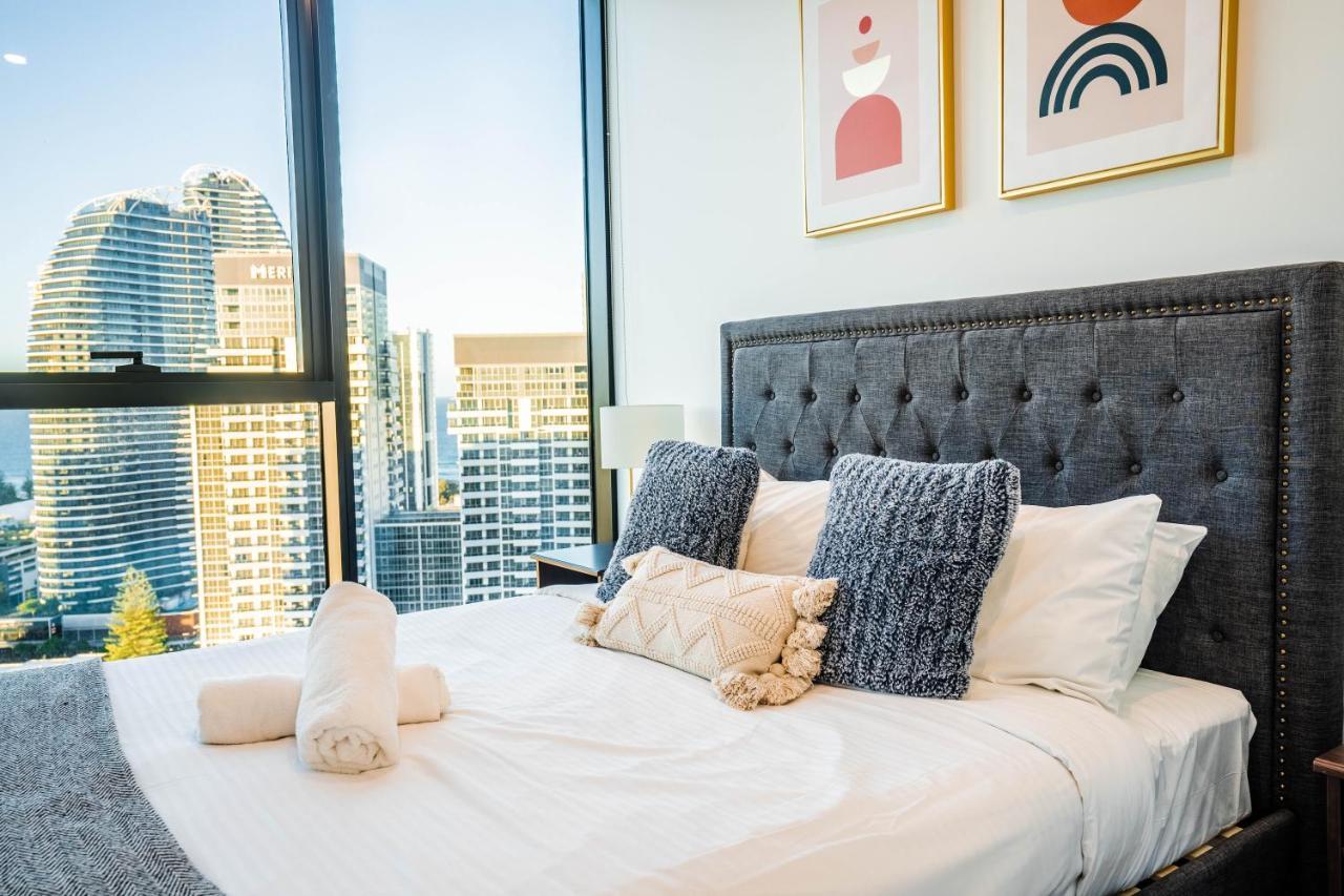 2 Bedroom Luxurious Family Apartment Next To Pacific Fair - Broadbeach Gold Coast Gc22 Buitenkant foto